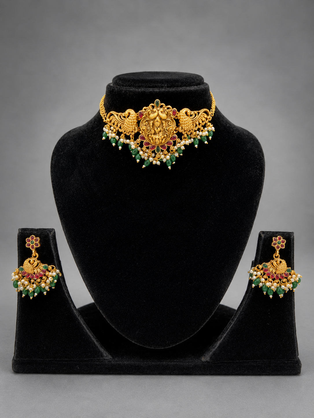 Coller set with Earing