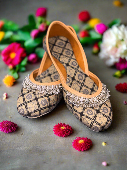 Beige Printed Ghungroo Mojri